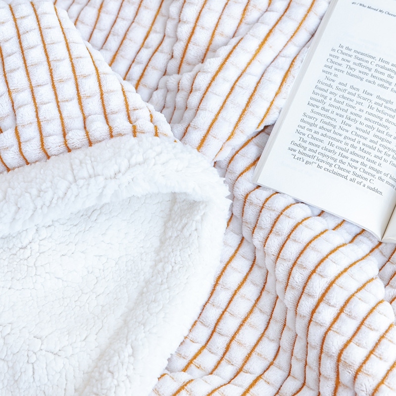 Cozy Plaid Lambing Blanket - Warm and Soft Fleece Cover - Image 3