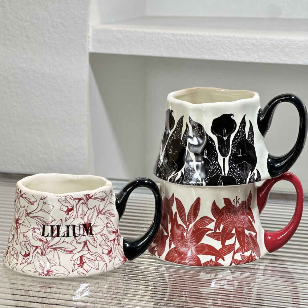 Elegant Calla Lily Ceramic Coffee Mug - Image 2
