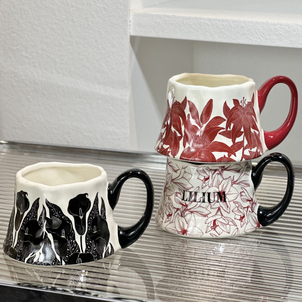 Elegant Calla Lily Ceramic Coffee Mug - Image 3