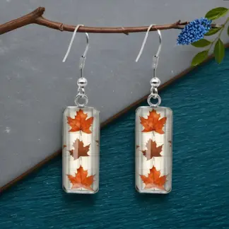 Elegant Autumn Maple Leaf Pendant Earrings for Women – Lightweight Daily Jewelry