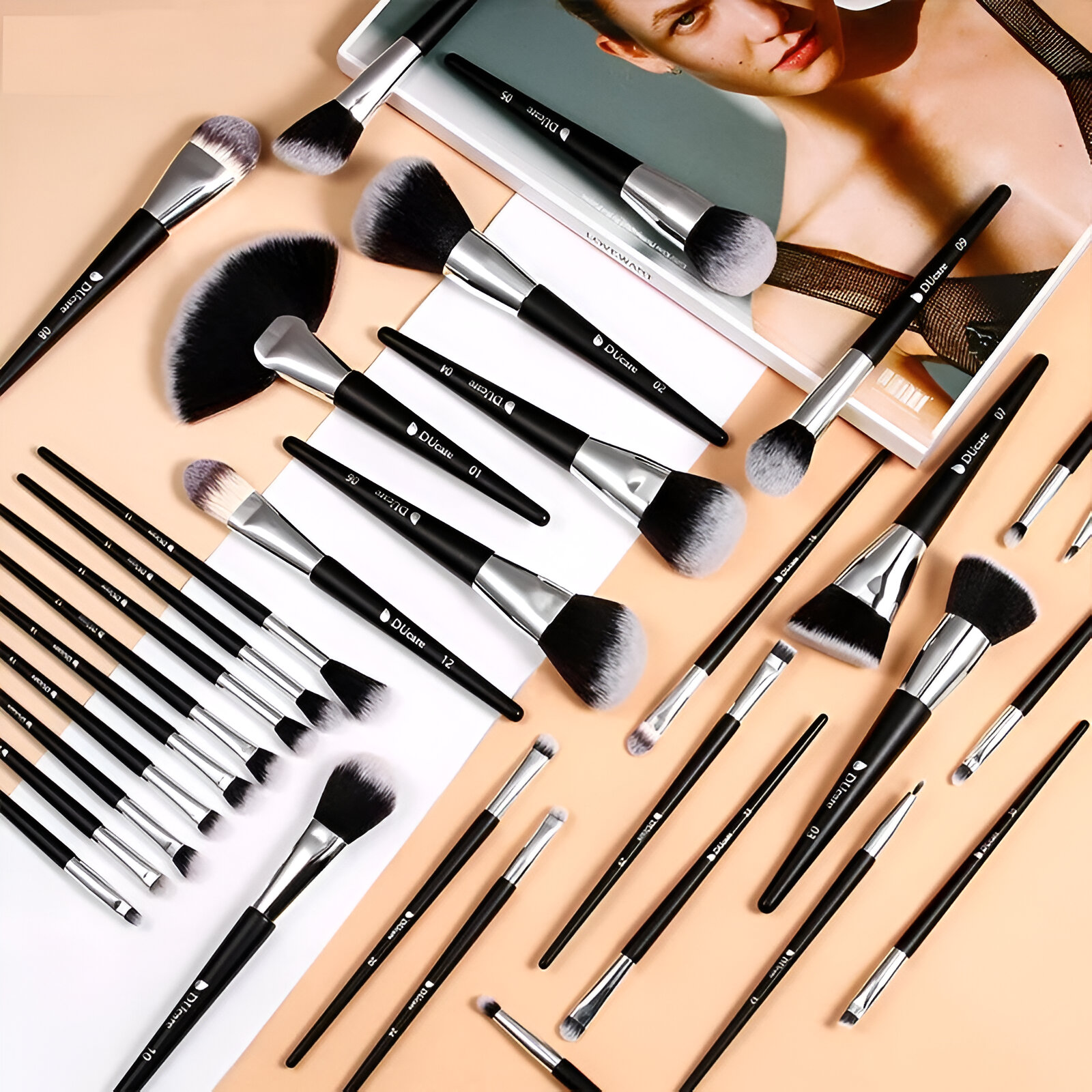 32-Piece Professional Makeup Brush Set - Essential Beauty Tools - Image 2